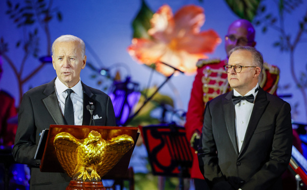 Biden salue l'alliance avec l'Australie, met en garde Pékin