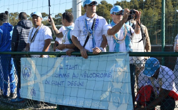 Des Tahitiens fanas et fadas de foot olympien au Vélodrome