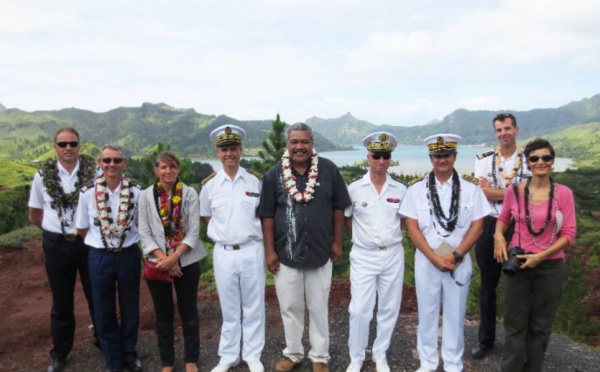 Première visite officielle du Haut-Commissaire à Rapa