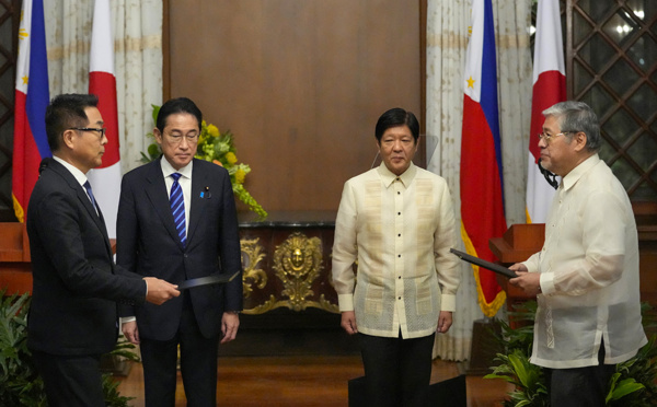 Les Philippines et le Japon veulent conclure un pacte de défense