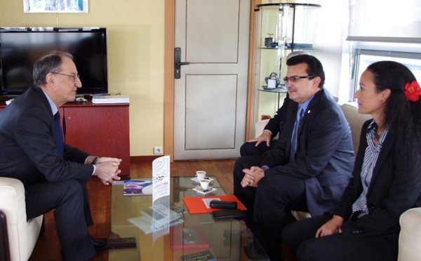 René Temeharo rencontre le président du Comité national olympique et sportif français