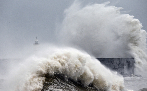 Tempêtes: la France panse ses plaies après Domingos, un mort en Bretagne