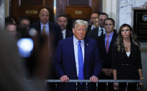 Trump, combatif et virulent, se défend au procès civil qui menace son empire immobilier
