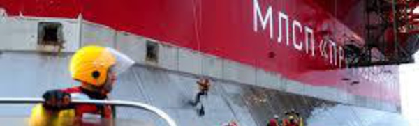 Des militants de Greenpeace sur une plateforme pétrolière du Pacifique