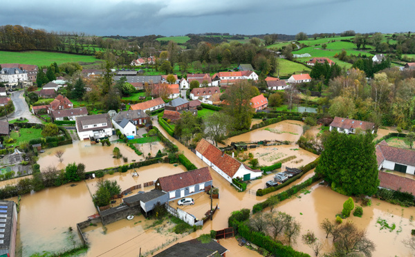 Inondé et sous une pluie battante, le Pas-de-Calais guette l'accalmie