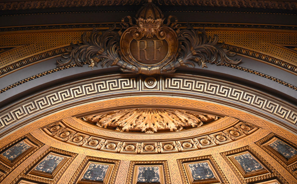 Loi immigration: le Sénat adopte une version durcie, cap sur l'Assemblée