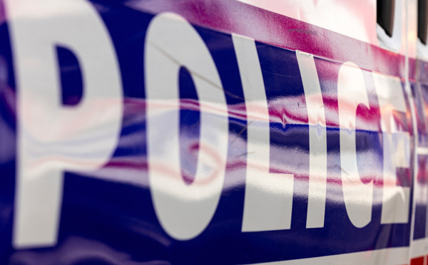 Paris: un mort et deux blessés graves après une course-poursuite avec la police