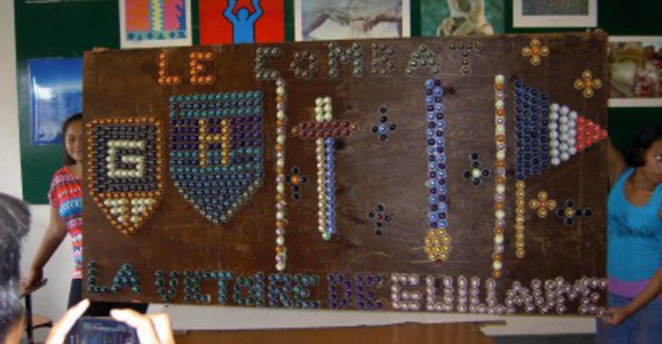 Oeuvre collective : « Capsules et Moyen-Age » au Collège Pomare IV