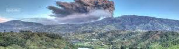 Nouvelle éruption volcanique au Costa Rica, aéroport international fermé