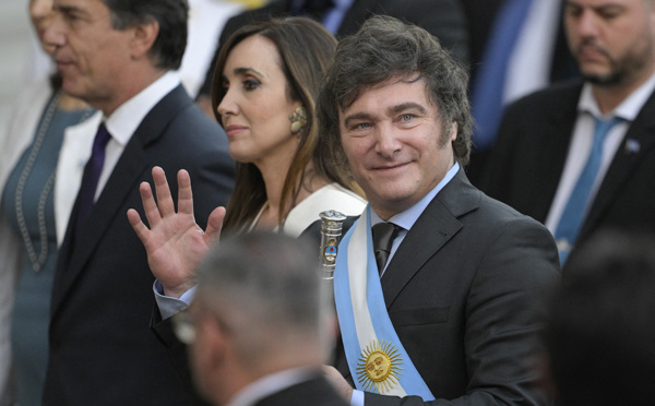 "Pas d'argent": le nouveau président ultralibéral Milei annonce à l'Argentine un "choc" d'austérité