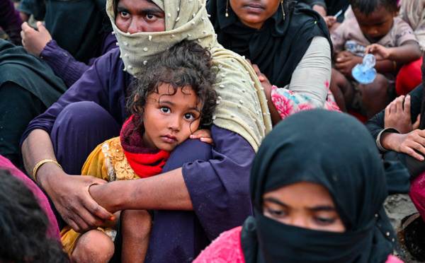 En Indonésie, plus de 300 Rohingyas ont débarqué sur les côtes