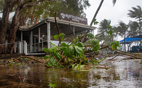 Un cyclone tropical frappe le nord-est de l'Australie