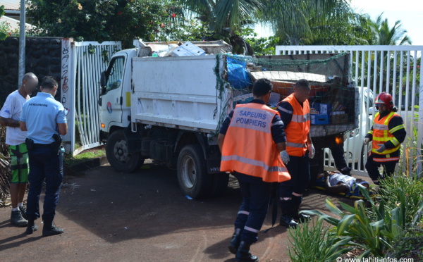 Mahina : Les freins du camion-poubelle lâchent, deux éboueurs blessés