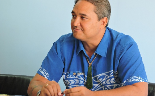 Sénatoriales : " Je suis pour l’ouverture : celle de mon bulletin au second tour", propose Richard Tuheiava