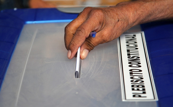 Les Chiliens rejettent pour la deuxième fois une nouvelle Constitution