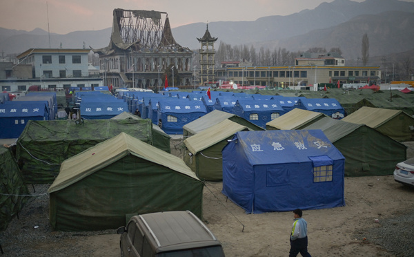 En Chine, les survivants du séisme confrontés à un froid glacial