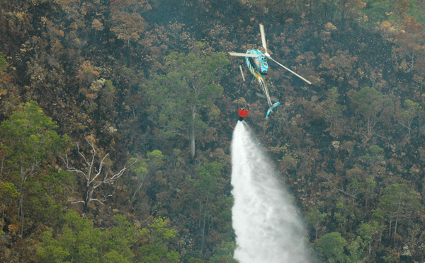 Premières poursuites judiciaires après la vague d'incendies qui a frappé la Nouvelle-Calédonie