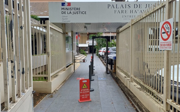 Jugé pour avoir battu sa femme enceinte