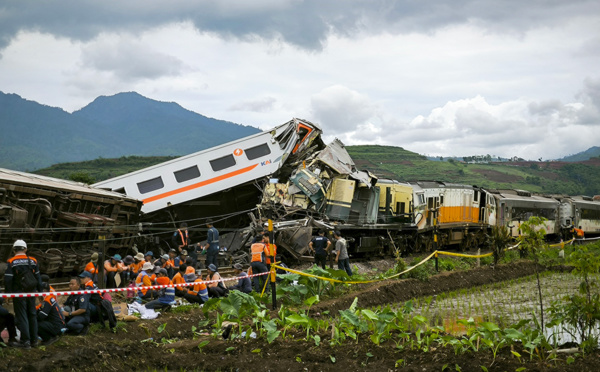 Indonésie: quatre morts et 22 blessés dans une collision entre deux trains