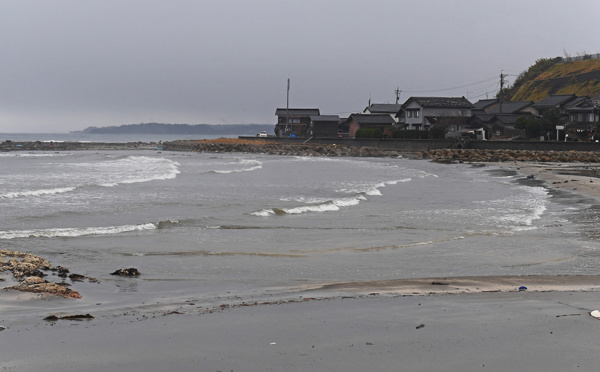 Japon : des vagues de trois mètres ont atteint une centrale nucléaire à la suite du séisme