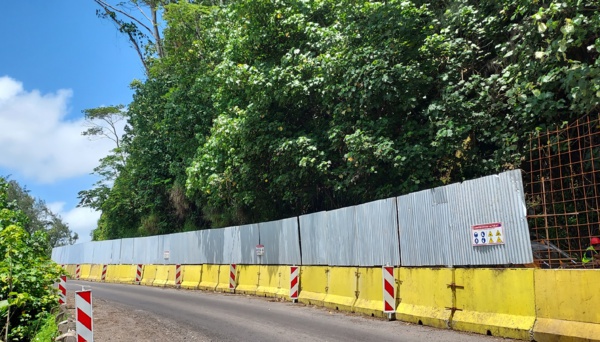 La route de nouveau fermée partiellement au PK 43 à Hitia'a