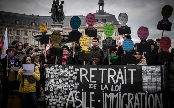 Loi immigration: les opposants dans la rue pour un "retrait total"