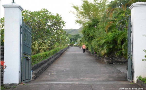 Edouard Fritch mis en sursis par le conseil politique du Tahoera'a