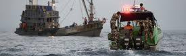 Scènes de carnage à bord d'un bateau de migrants au large de l'Indonésie