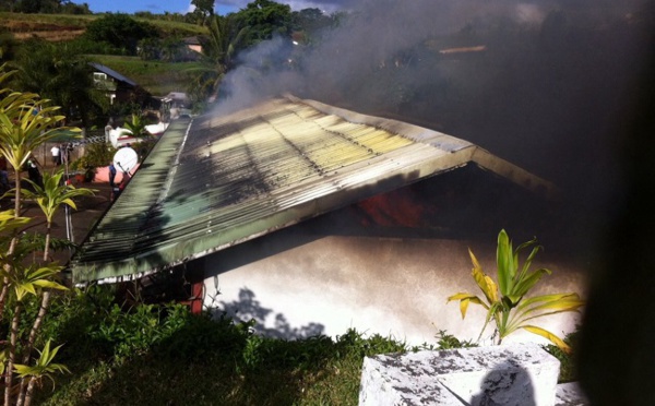 Une maison ravagée par un incendie à Taiarapu Est