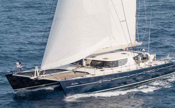 People : Christian Clavier obtient une licence "grande plaisance" en Polynésie