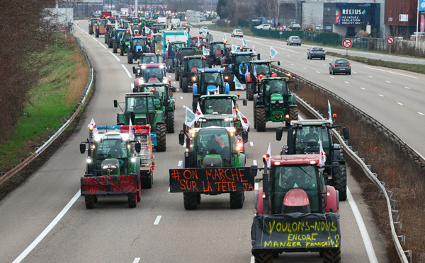 Les agriculteurs lèvent progressivement le camp après les concessions gouvernementales