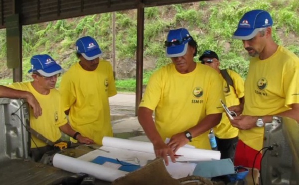 Après 12 heures de dérive, un pêcheur secouru aux Marquises par la FEPSM