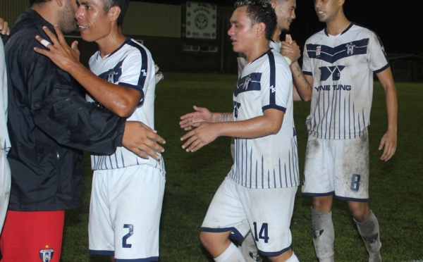 Vénus et Pueu enchaînent