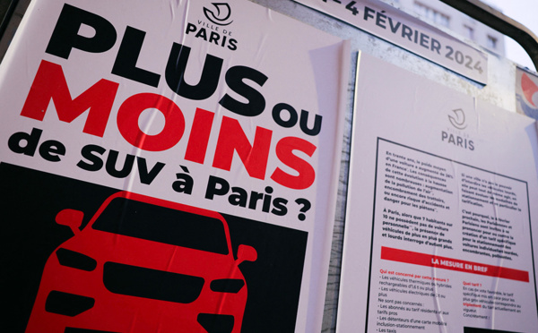 Paris: la tarification du stationnement spéciale SUV approuvée à près de 55%