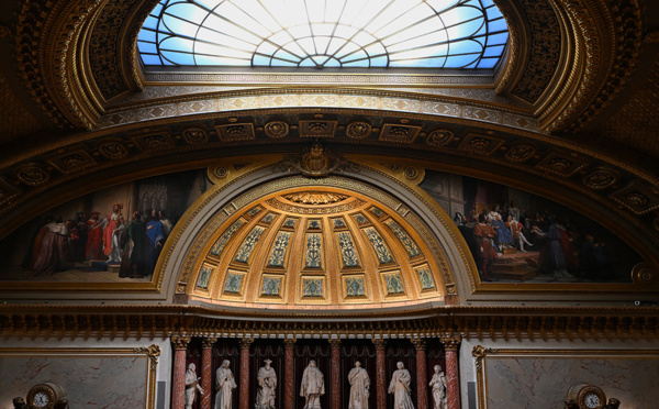 "Bien-vieillir": le Sénat vote plusieurs mesures et demande une grande loi autonomie