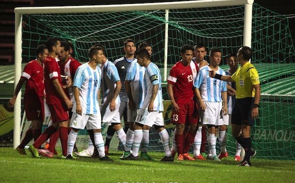 Football – Tahiti vs Argentine U20 : 4 – 1 pour l’Argentine, dans une ambiance exécrable.