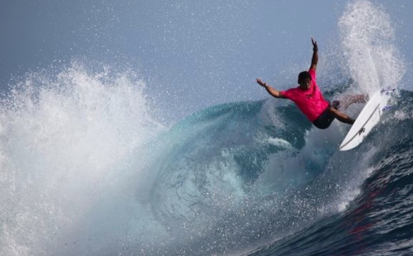 Surf – Taapuna Master 2015 : Mihimana Braye et Nicolas Richard encore au top.