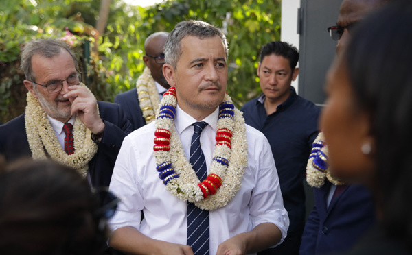 Fin du droit du sol à Mayotte: Macron rencontre Darmanin, toujours des barrages sur l'île