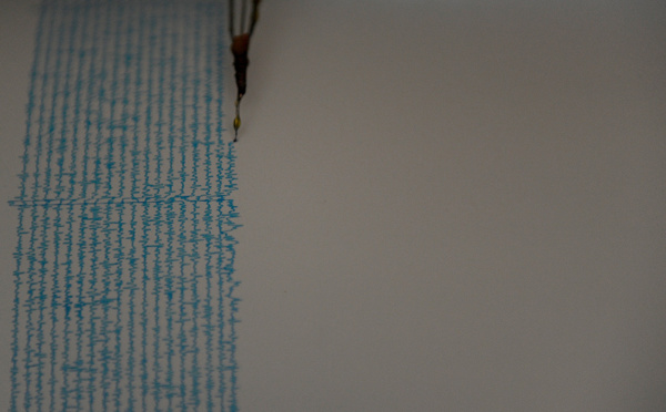 Fort tremblement de terre à Hawaï, sans alerte au tsunami