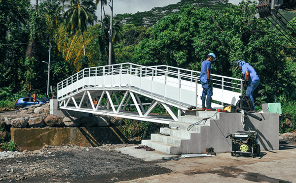 La nouvelle passerelle de Mahaena inaugurée
