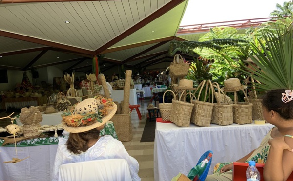 Les tāupo'o à l'honneur pour le salon Te Rara'a