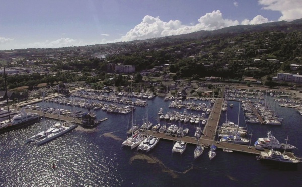 Vent de colère à la marina Taina