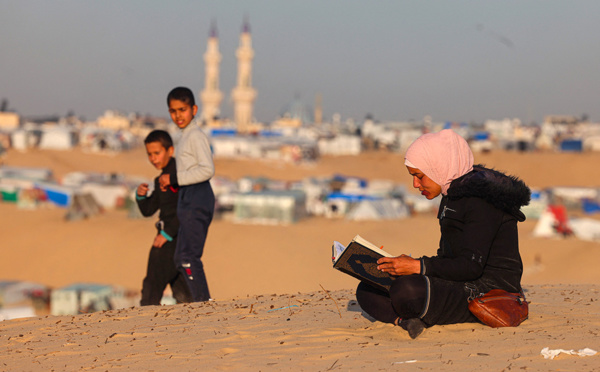 Premier jour de ramadan à Gaza, sous les bombardements israéliens