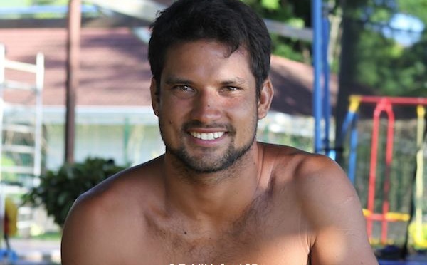 Surf Pro - Michel Bourez, main et vertèbre cassées, est forfait aussi pour Fidji.