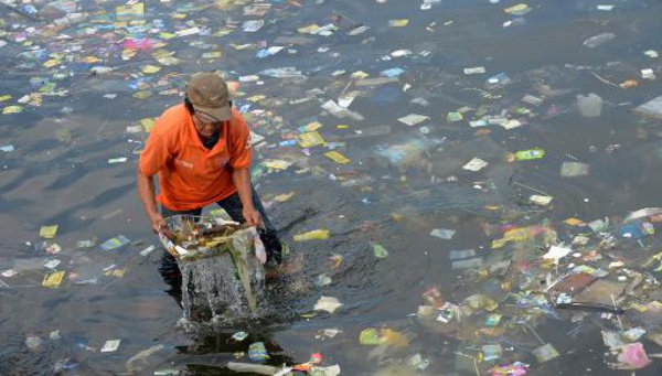 Japon: un barrage en mer géant pour piéger les déchets