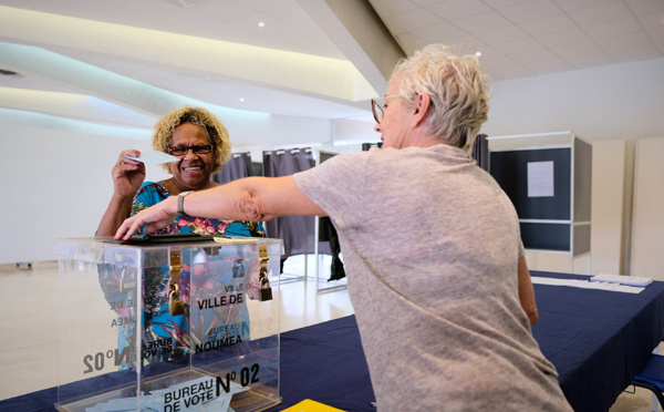 Nouvelle-Calédonie: les députés se prononcent sur le report des élections, avant la réforme constitutionnelle