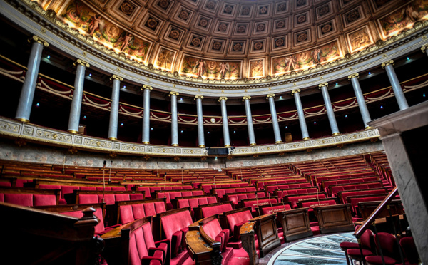 Nouvelle-Calédonie: le report des élections adopté au Parlement, avant la réforme constitutionnelle