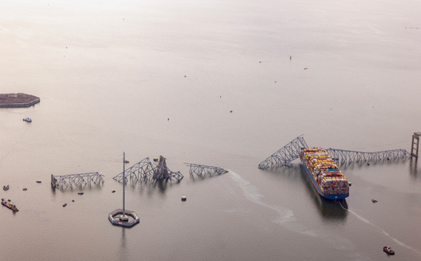 Etats-Unis: un grand pont de Baltimore s'effondre, percuté par un navire