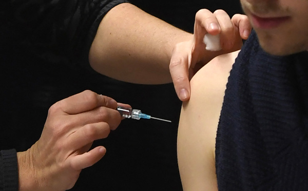 Méningite: les autorités sanitaires veulent élargir la vaccination