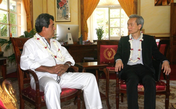 Edouard Fritch reçoit le président du conglomérat RECAS